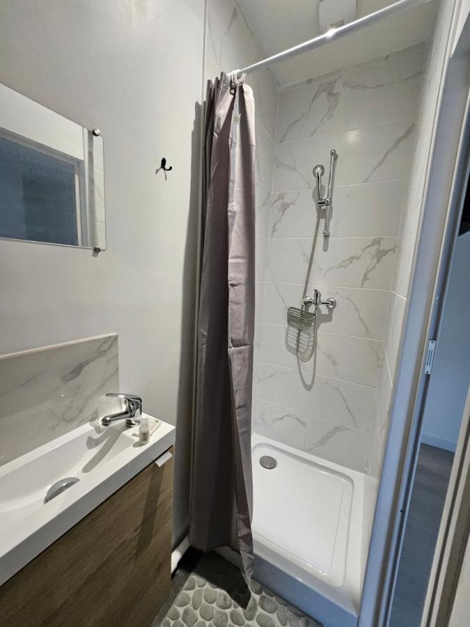 Agreable Studio De 16M2 Sans Kitchenette Neuilly-sur-Marne Exterior foto